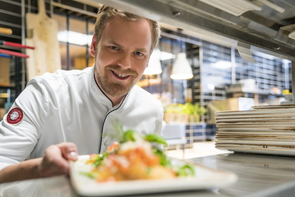 Jan Kieseling ist der Chefkoch im Kannelloni in Heede. Foto: Kanne Gruppe