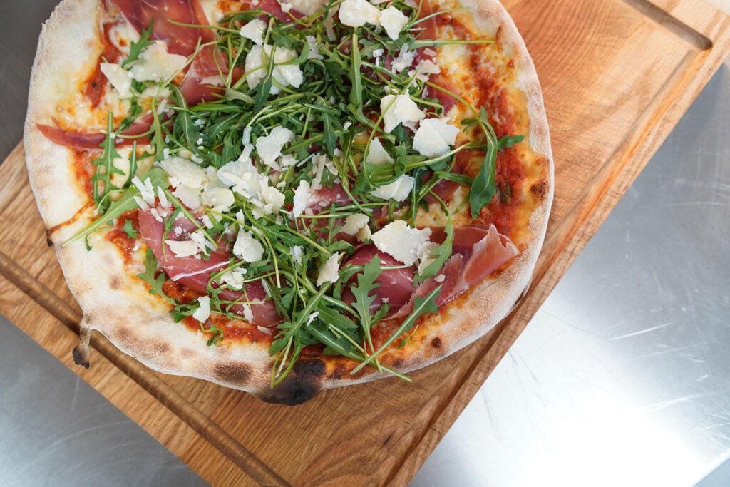 „Die lange Teigführung macht die Pizza dann viel bekömmlicher. Sie hängt einem nicht so lange nach und liegt nicht schwer im Magen", sagt Jan Kieseling. Foto: Kanne-Gruppe