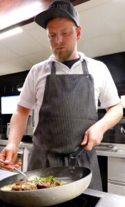 Jan Kieseling ist Chefkoch im "Charlie Drys". CA-Foto