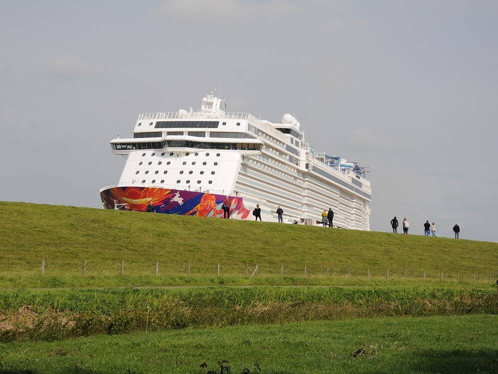 Kreuzfahrtschiff Überführung im Nordwesten